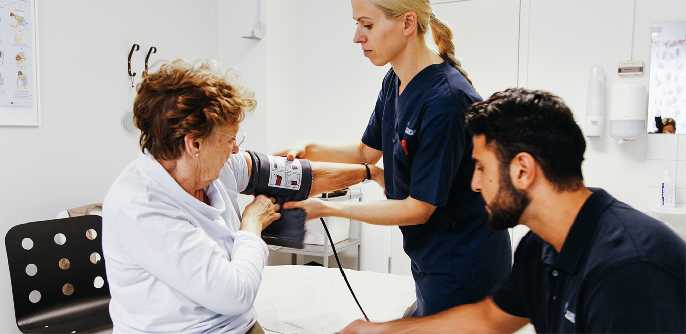 Läkare, sköterska och patient