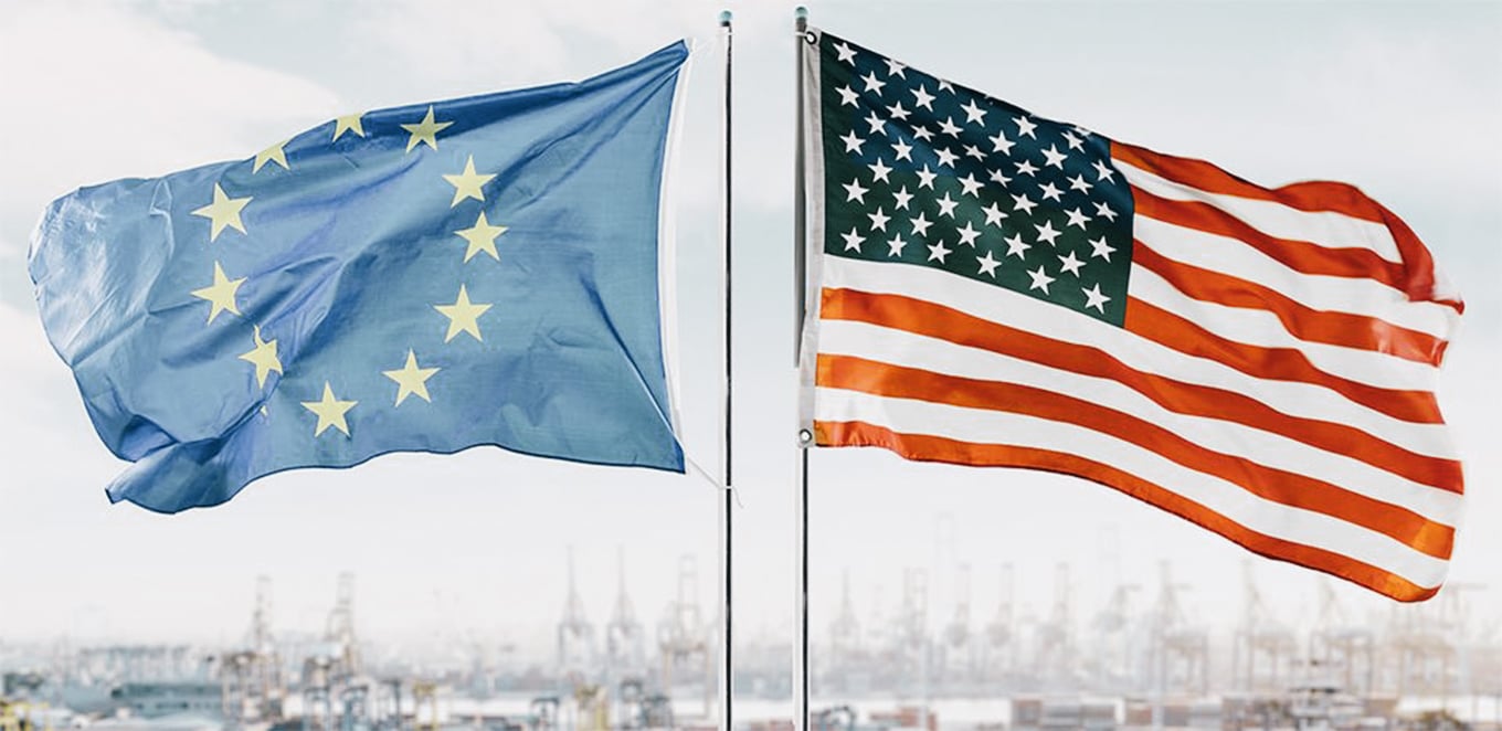 EU-flagga och USA-flagga
