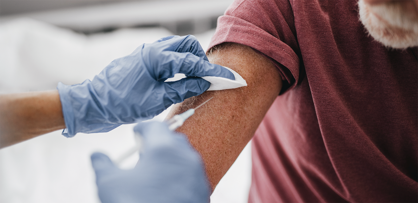 Vaccinering av äldre man